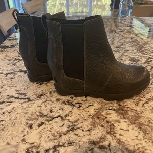 Women’s Sorel Joan of Arctic Wedge Chelsea Booties- size 6.5